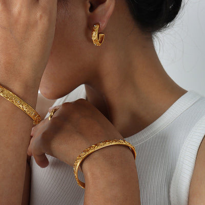 Inlaid Zircon Bracelet